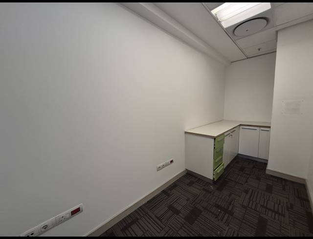 1,600M² OFFICE TO LET IN SANDTON CENTRAL